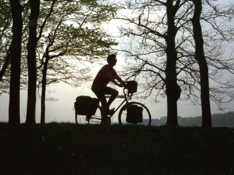 Silhouet van een fietsvakantie.